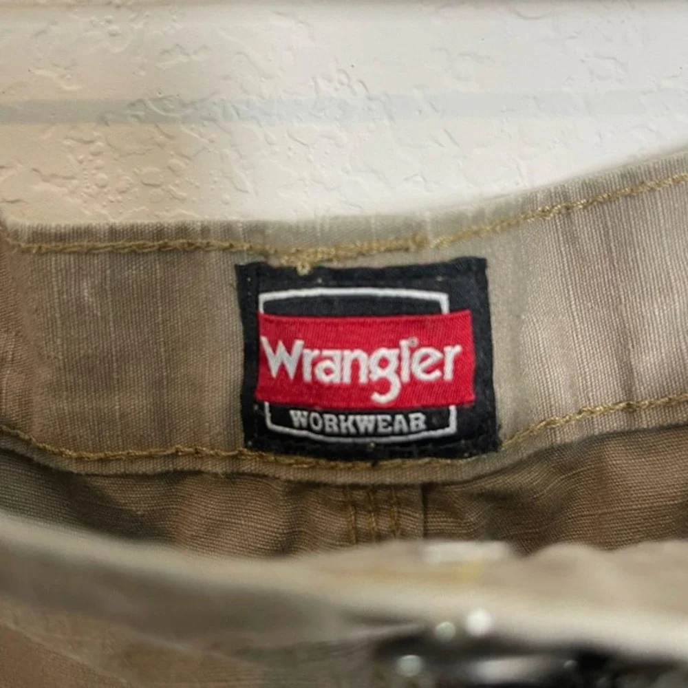 Wrangler Workwear Cargo Shorts Carpenter Utility Pockets Tan Size 40‎
